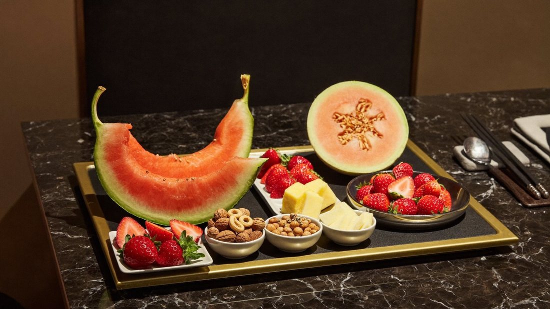 Gangnam Tenpro & Tenkafe — Fruit platter